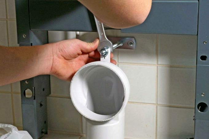 Amerikanische Standard-Toiletten-Fehlerbehebungsideen. Einfache Befestigungsanleitung